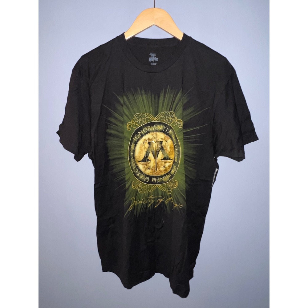 Universal Studios Harry Potter Ministry of Magic Gold Foil Graphic Tee Black L